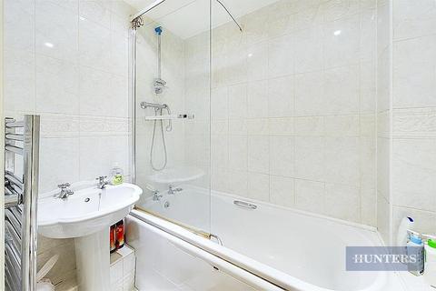 15 Avro Close, Southampton, SO15 4AE