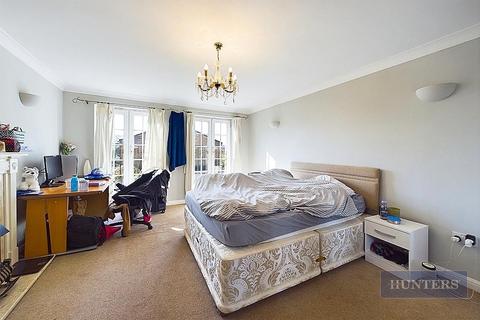 15 Avro Close, Southampton, SO15 4AE