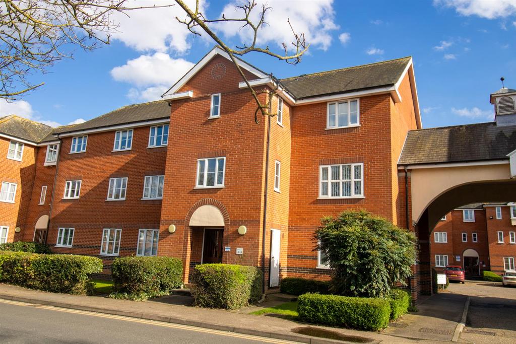 Mill Bridge, Halstead 2 bed apartment to rent £895 pcm (£207 pw)