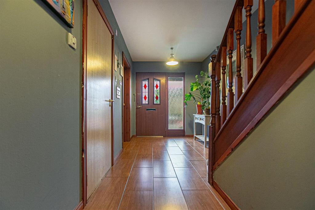 HDR downstairs hallway (1).jpg