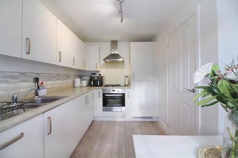 3 bedroom semi-detached house for sale, Woolbrock Close, Aylesbury