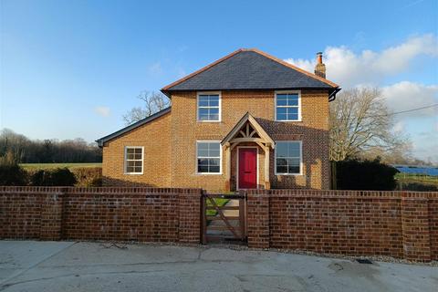 4 bedroom detached house to rent, Wanstead Farmhouse