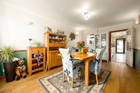 51 Castle Road, Wootton, Woodstock, OX20 1EQ