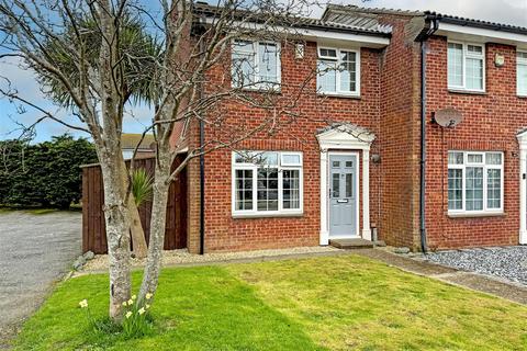 6 Barque Close, Littlehampton, BN17 6RP