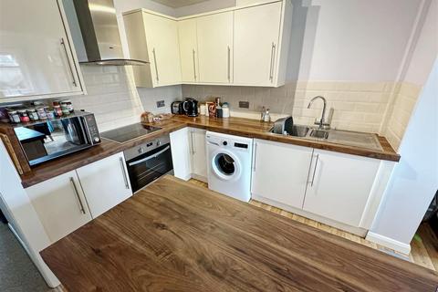 6 Barque Close, Littlehampton, BN17 6RP