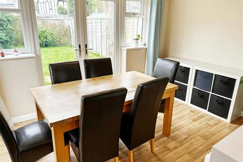 6 Barque Close, Littlehampton, BN17 6RP