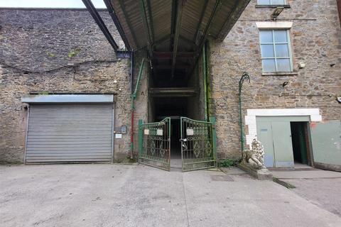 Warehouse to rent, Garden Street, Abbey Village, Chorley