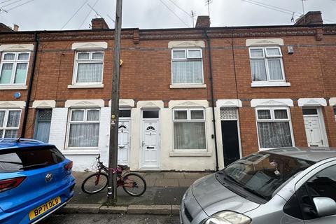3 bedroom terraced house for sale - Moira Street, Leicester LE4