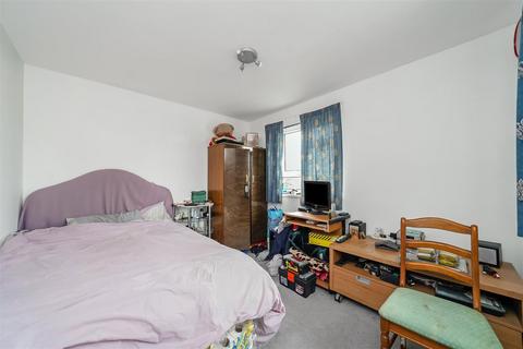 2 bedroom maisonette for sale, Moree Way, London N18