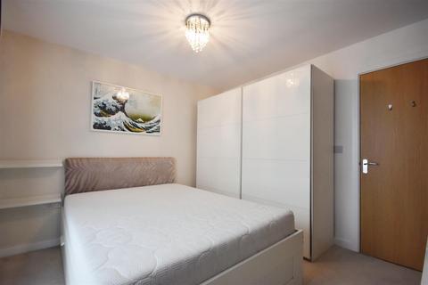 1 bedroom apartment for sale, Clayponds Lane, Brentford