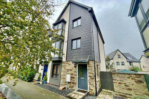4 bedroom end of terrace house to rent - Piper Street, Plymouth PL6