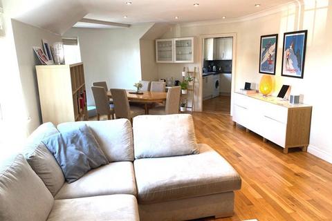 2 bedroom apartment to rent, Weldon Rd, Altrincham, WA14 4RH