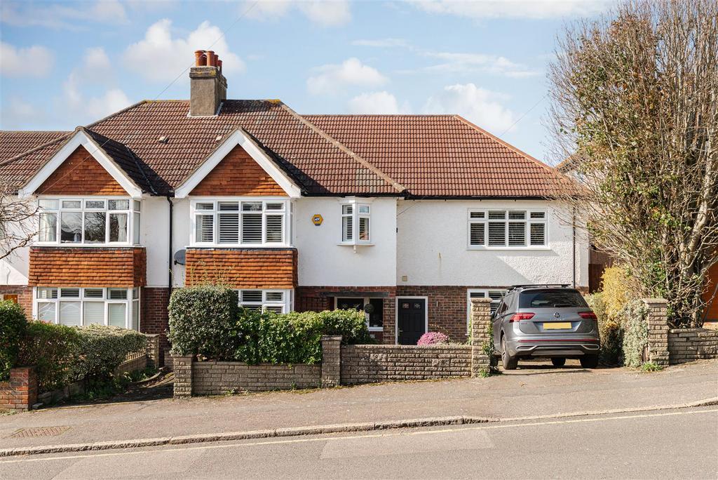 Fairdene Road, Coulsdon CR5 5 bed semidetached house for sale £850,000