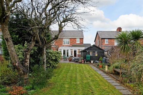 3 bedroom semi-detached house for sale, West Common Lane, Scunthorpe