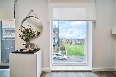 2 bedroom apartment for sale, Larch Place, Violet Court Larch Place, RM3