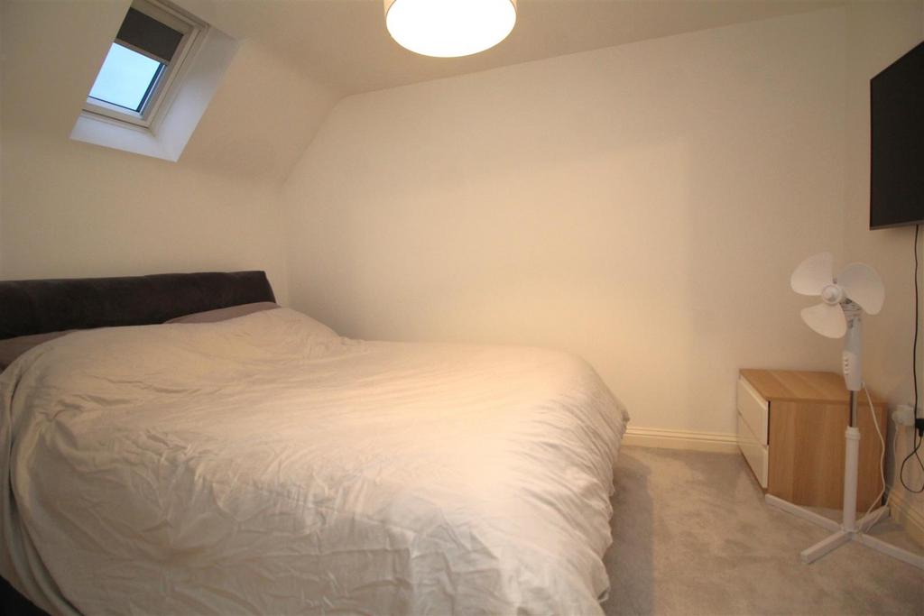 Bedroom 1 .JPG