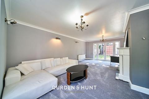 5 bedroom detached house for sale, Maybush Road, Hornchurch, RM11