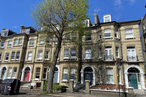 2 bedroom flat for sale, Cromwell Road, Hove BN3