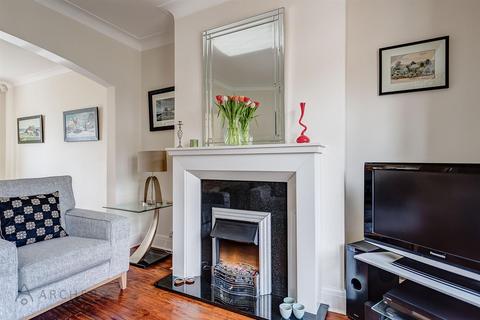 28 Lydgate Hall Crescent, Sheffield, S10 5NE