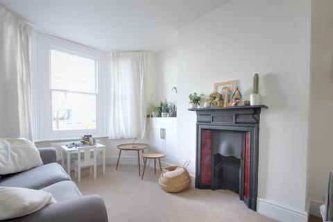 62 Becket Road, Worthing, BN14 7ET