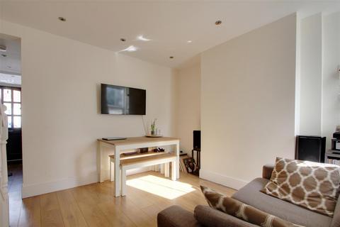 62 Becket Road, Worthing, BN14 7ET