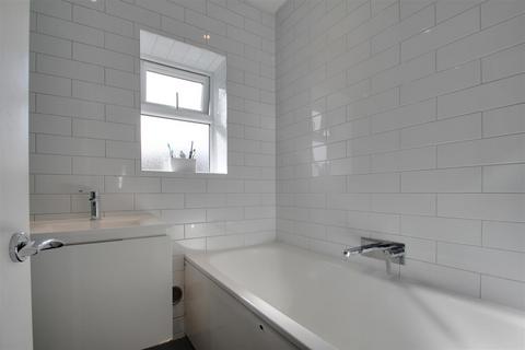 62 Becket Road, Worthing, BN14 7ET