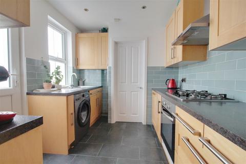 62 Becket Road, Worthing, BN14 7ET