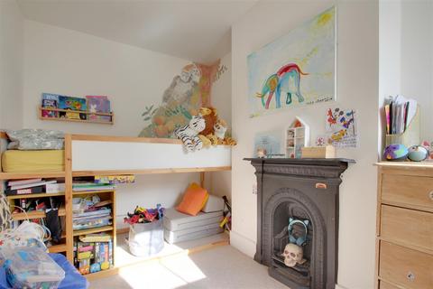 62 Becket Road, Worthing, BN14 7ET