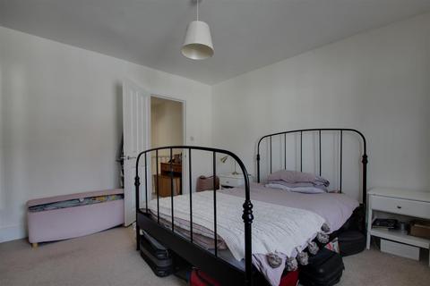 62 Becket Road, Worthing, BN14 7ET