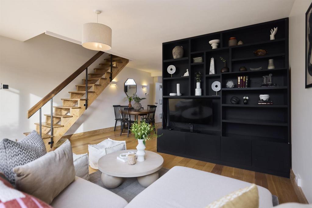 LN HOL 75 0042.jpg