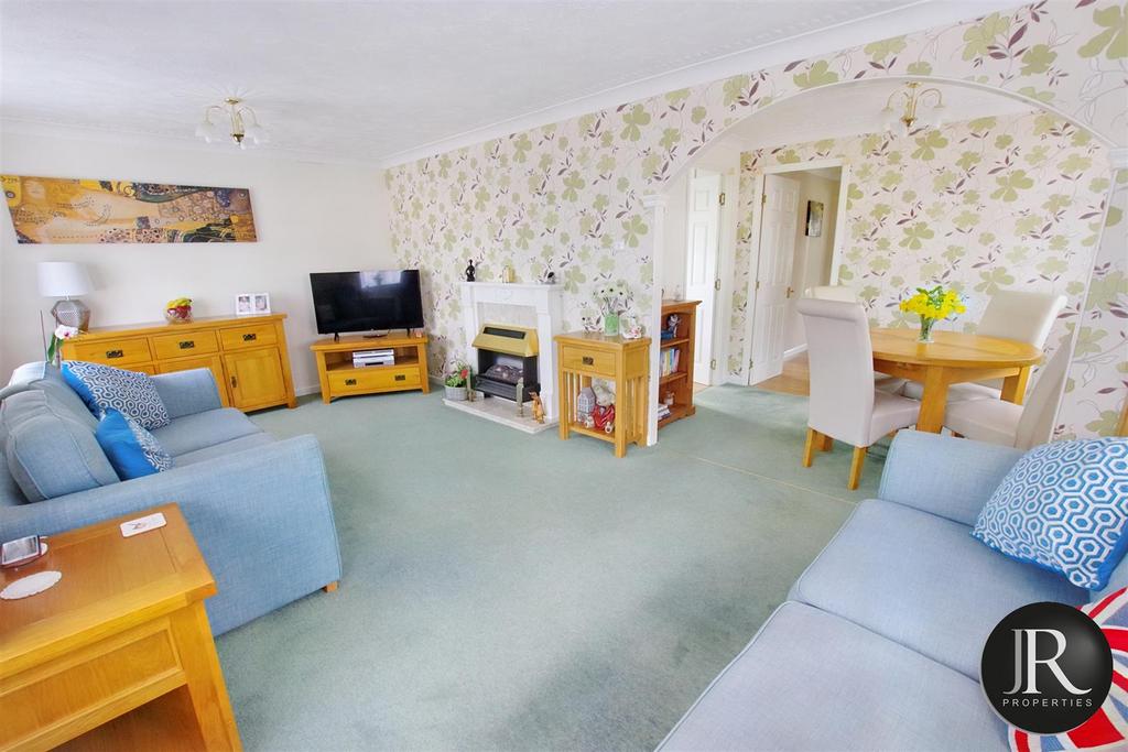 Lower Lodge Park, Armitage WS15 2 bed mobile home £180,000