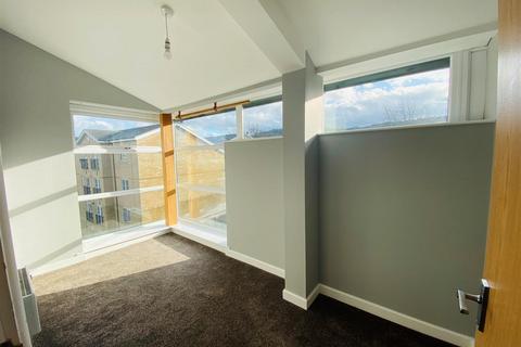 2 bedroom apartment to rent - Dockfield Terrace, Shipley