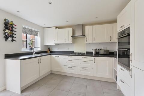 4 bedroom semi-detached house for sale, Preston Manor Road, Tadworth