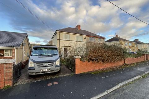 32 Brynymor, Burry Port, SA16 0LA