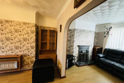 32 Brynymor, Burry Port, SA16 0LA