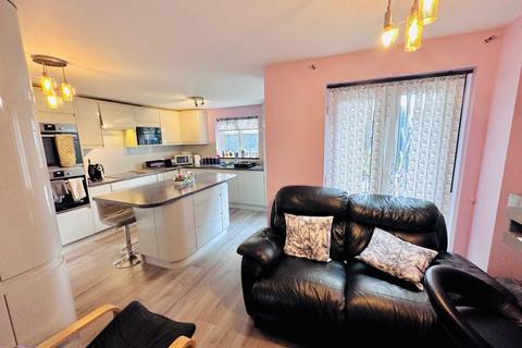 5 bedroom end of terrace house for sale - Dale View, Longwood, Huddersfield