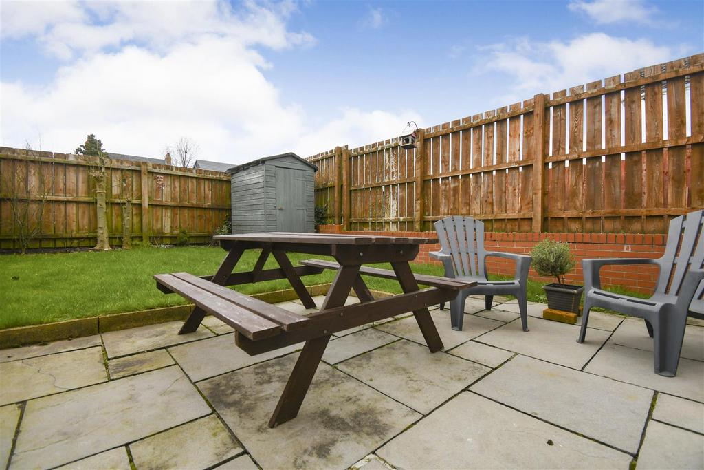 Wolfreton Terrace, Willerby 3 bed semidetached house for sale £209,995