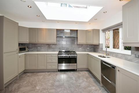 4 bedroom detached house for sale, Wellington Hill, Loughton IG10