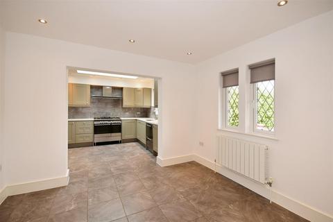 4 bedroom detached house for sale, Wellington Hill, Loughton IG10