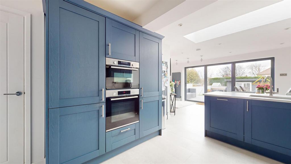 Kitchne/Dining Room