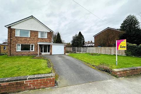 3 bedroom detached house for sale, Courtneys, Selby