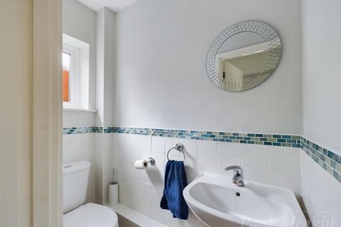 4 Herondale, South Croydon, CR2 8SN