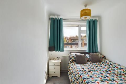 4 Herondale, South Croydon, CR2 8SN