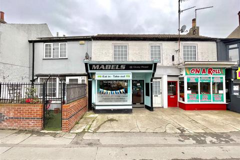 Shop to rent, Mabels Cafe, Quay Road, Bridlington, YO16 4JB