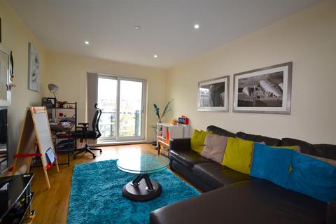 2 bedroom apartment for sale, Equinox Place, Farnborough GU14