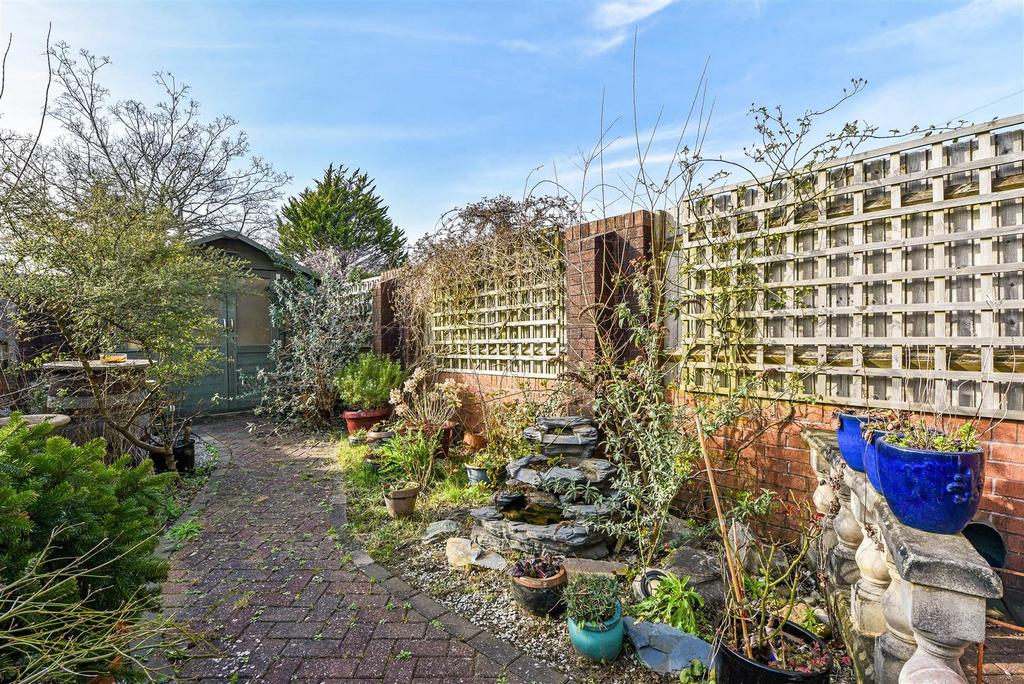 Durford Road, Petersfield, Hampshire 2 bed semidetached house for sale