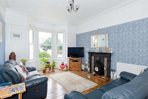 4 bedroom semi-detached house for sale, Cambridge Road, Worthing