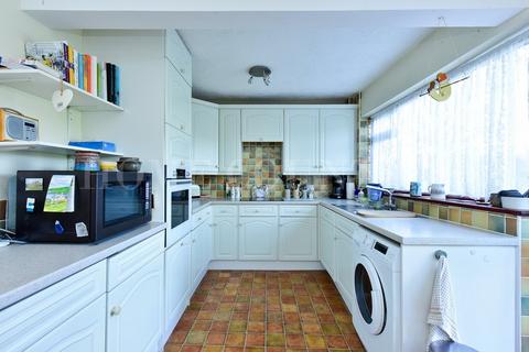 16 Abingdon Place, Potters Bar, EN6 1TF