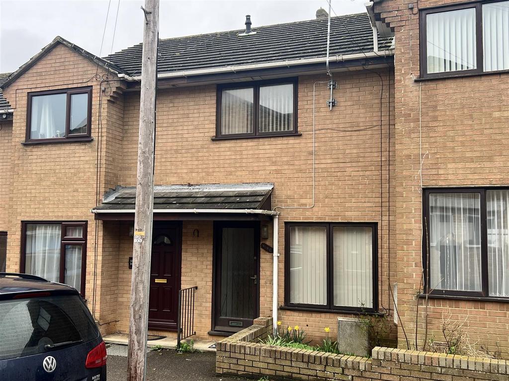 Belvedere Terrace, Scarborough 2 bed terraced house for sale £120,000
