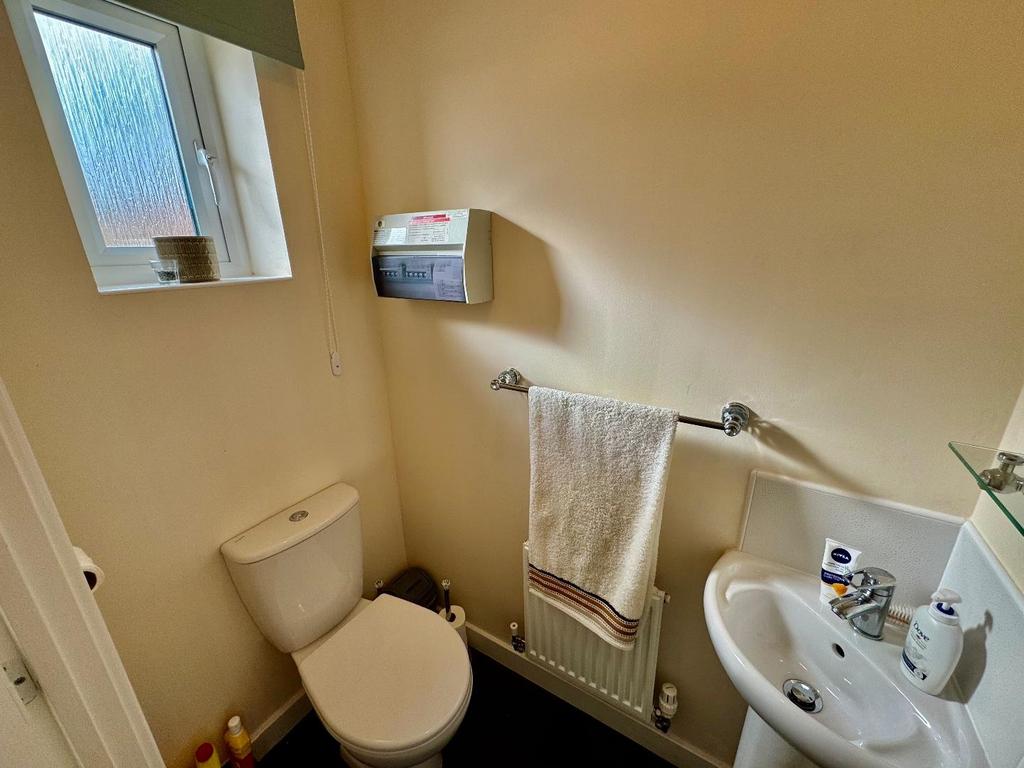 Cloak room/w.c